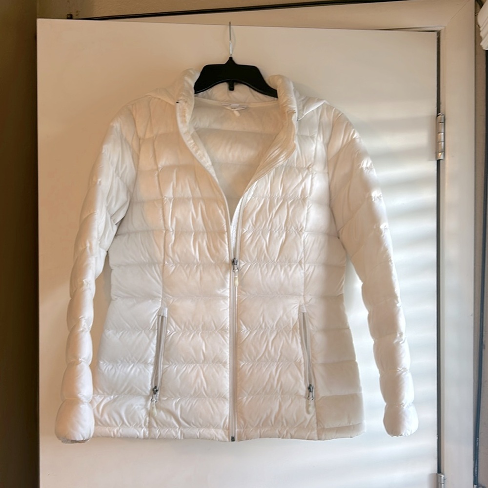 White Puffer Jacket- Charter Club. Size Medium. Great condition.